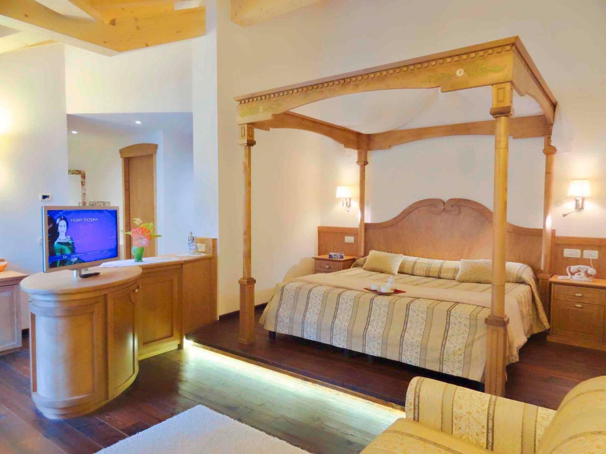 Alledolomiti Boutique Lake Hotel - Adults Friendly Molveno Exterior photo